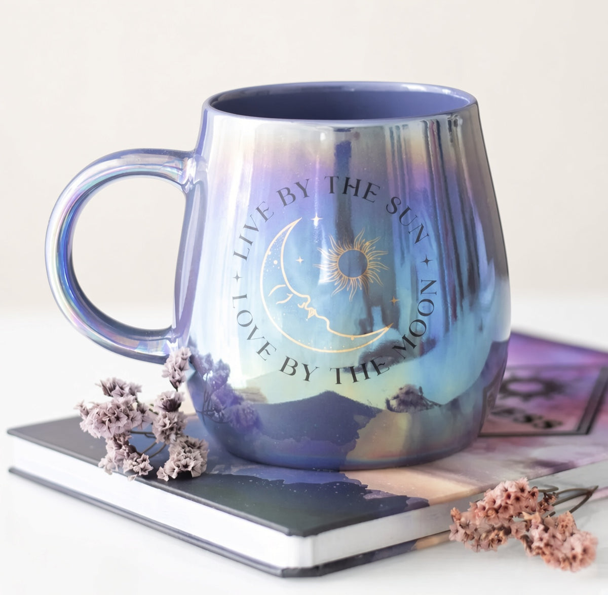 Irisierende Tasse Lebe nach der Sonne, Liebe nach dem Mond