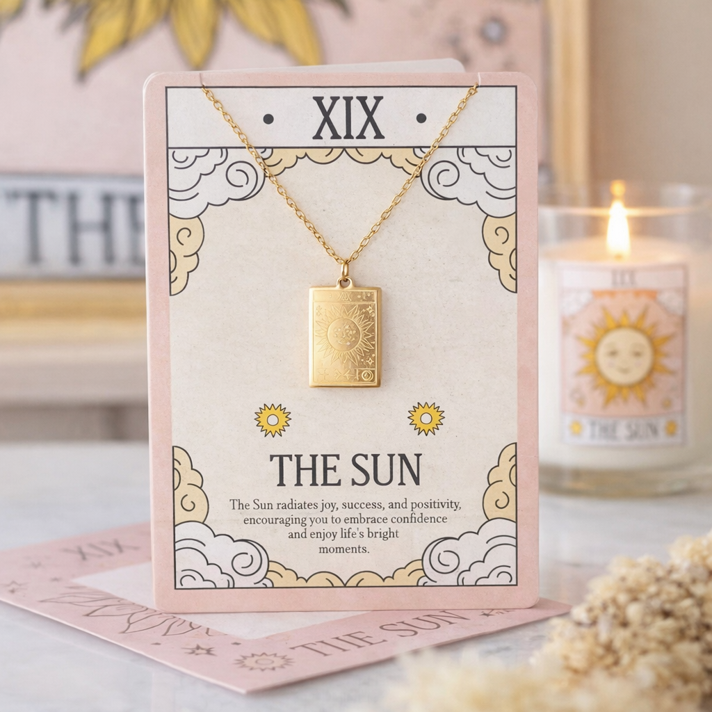 Tarot-Halskette „The Sun“ auf Grußkarte