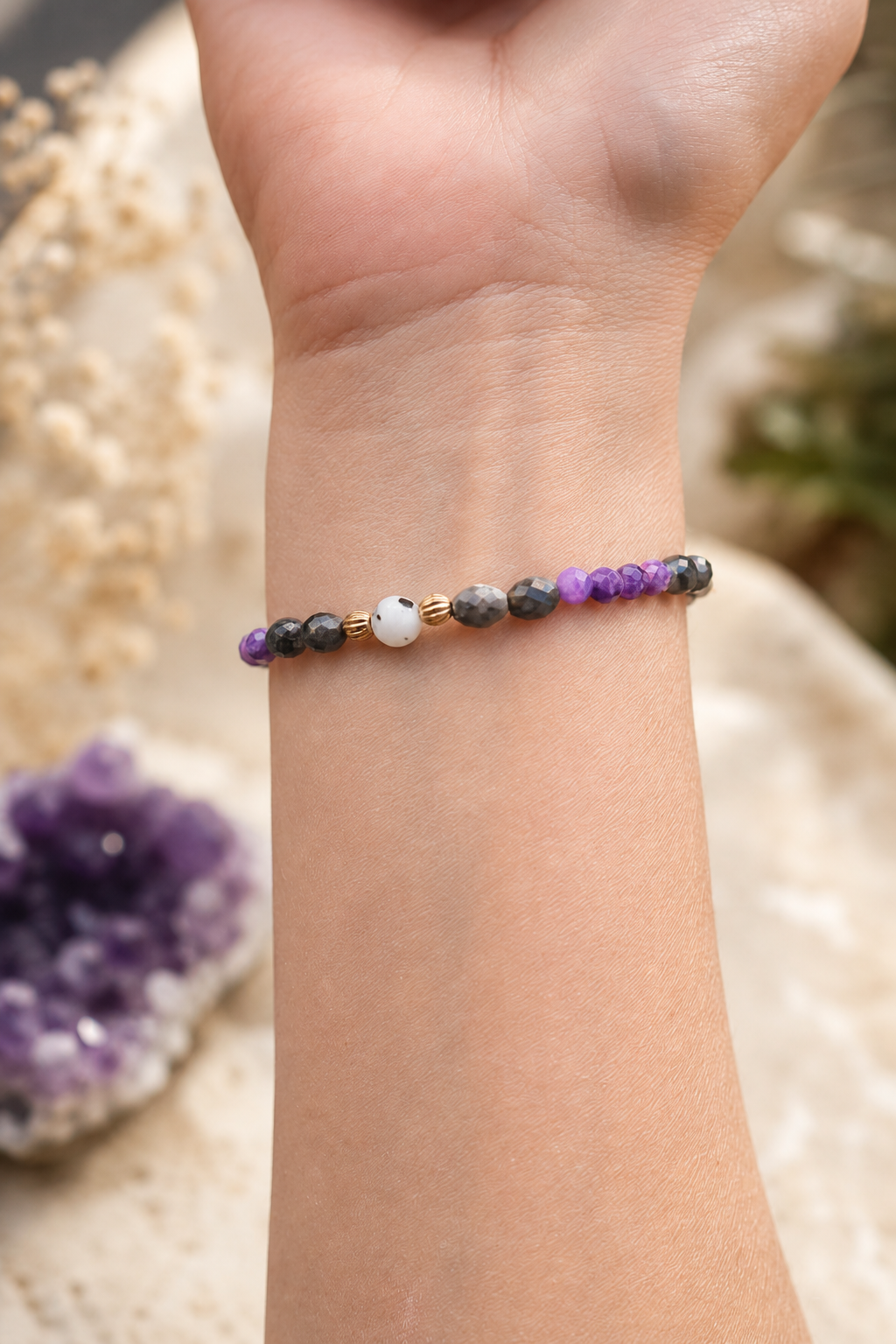 Armband „Mondzauber“ mit Labradorit, Amethyst & Regenbogenmondstein