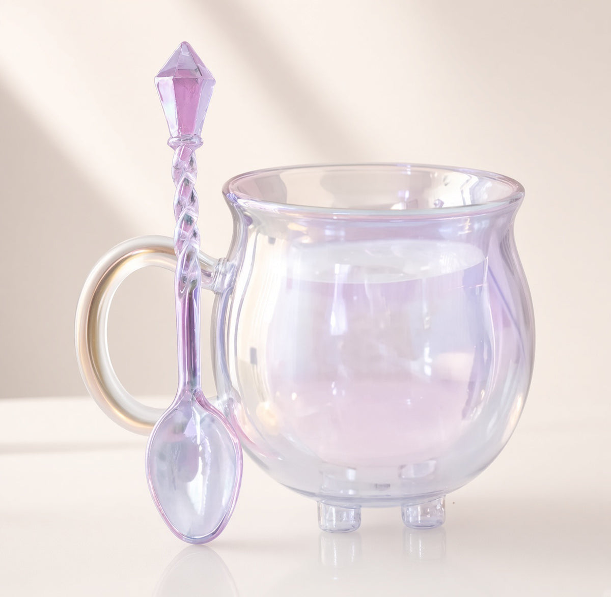 Irisierender Glas-Kesselbecher mit Kristall-Löffel