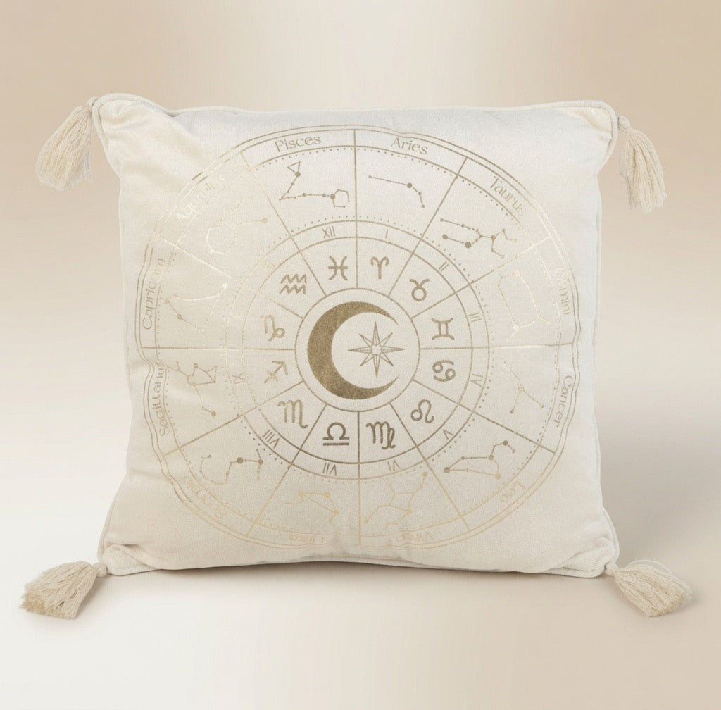 Spirituelles Astrologie Kissen mit goldenem Zodiac Wheel. Perfekt für Meditation, Altar und Boho-Einrichtung. Bringe kosmische Energie in dein Zuhause!