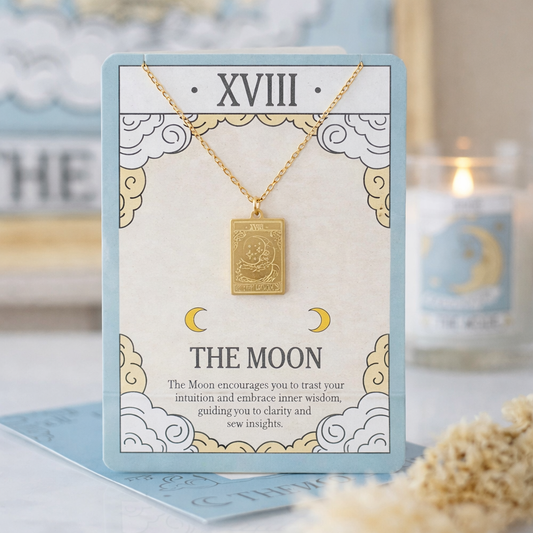 Tarot-Halskette „Der Mond“  auf Grußkarte